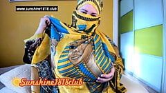 Арабская египетская шлюшка в хиджабе с большими сиськами перед камерой 10 24