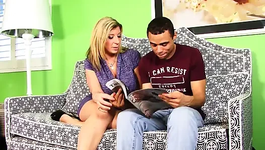 Daha yeni boşanmış kocam ve en iyi arkadaşımla üçlü seks