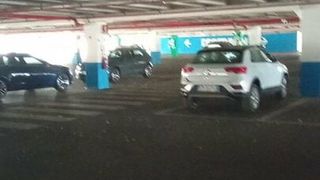 Jerking and cum in Decathlon parking