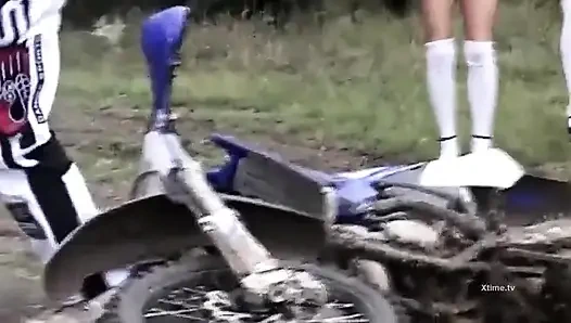 День в мокроссе превращается в хороший трах