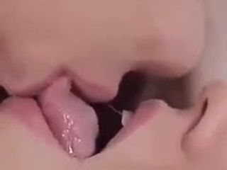 Fransız öpücüğü harika bir video