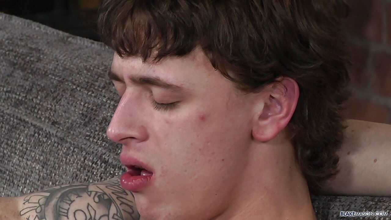 BlakeMason Tommy Steele Pounds Jake James Raw On The Sofa