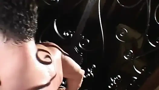 Kontol besar untuk cewek cantik