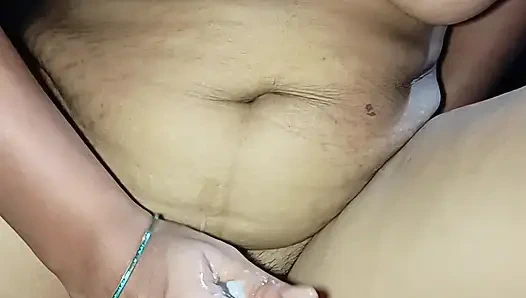 Chodam Pitti ki aaj Samne bhabhi ko bulaya aur FIR bed per Baitha kar chodan Patti ki aaj