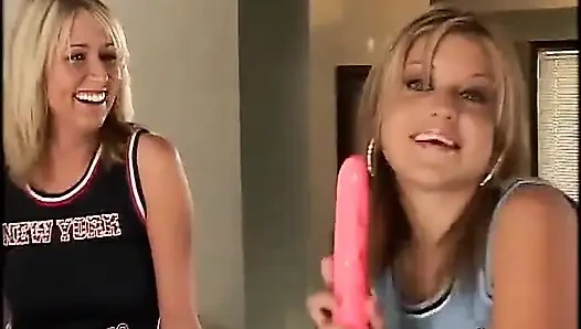 Istri lagi sendirian di rumah: istri #205