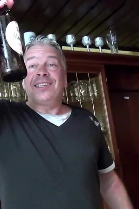Mature couple fucking sucking in the pub