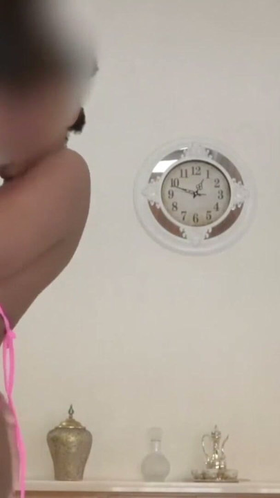 This AMATEUR EBONY 18YO fashionista held the pose... then droped her clothes and took a ROUGH fuck | Clip 1