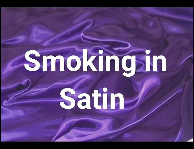 Satin hút thuốc