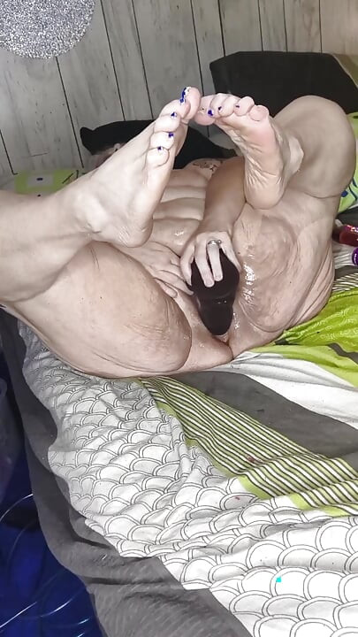 Han fångade henne bete sig illa och masterbating