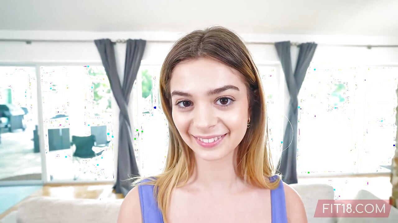 Ich creampie eine süße turnerin, die spagat machen kann und flexibel ist - molly Little