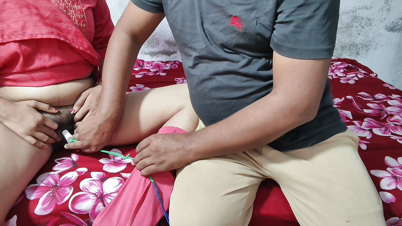 Electrician ne chod chod kr meri chut fad diya bihari sonam