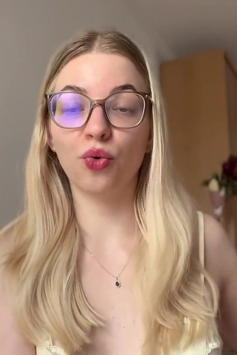 How to Leave a Mistress (when It Feels Too Hard) Addicted to Femdom!