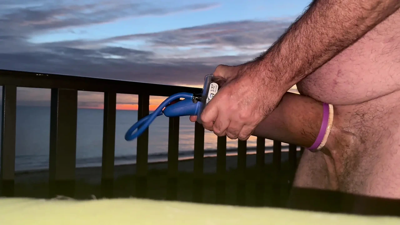 Pumping with a Beautiful Sunrise Accidental Pissing, but Felt Amazing Peeing