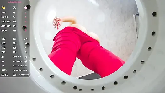 Pantat wanita dewasa ini pengen dudukin wajahmu!