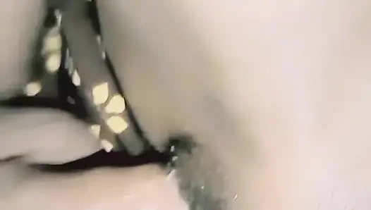 Трахни меня жестко и суй свой член в мою киску, я больше не могу ждать, пожалуйста, трахни меня жестко и жестко деревенская пара дези