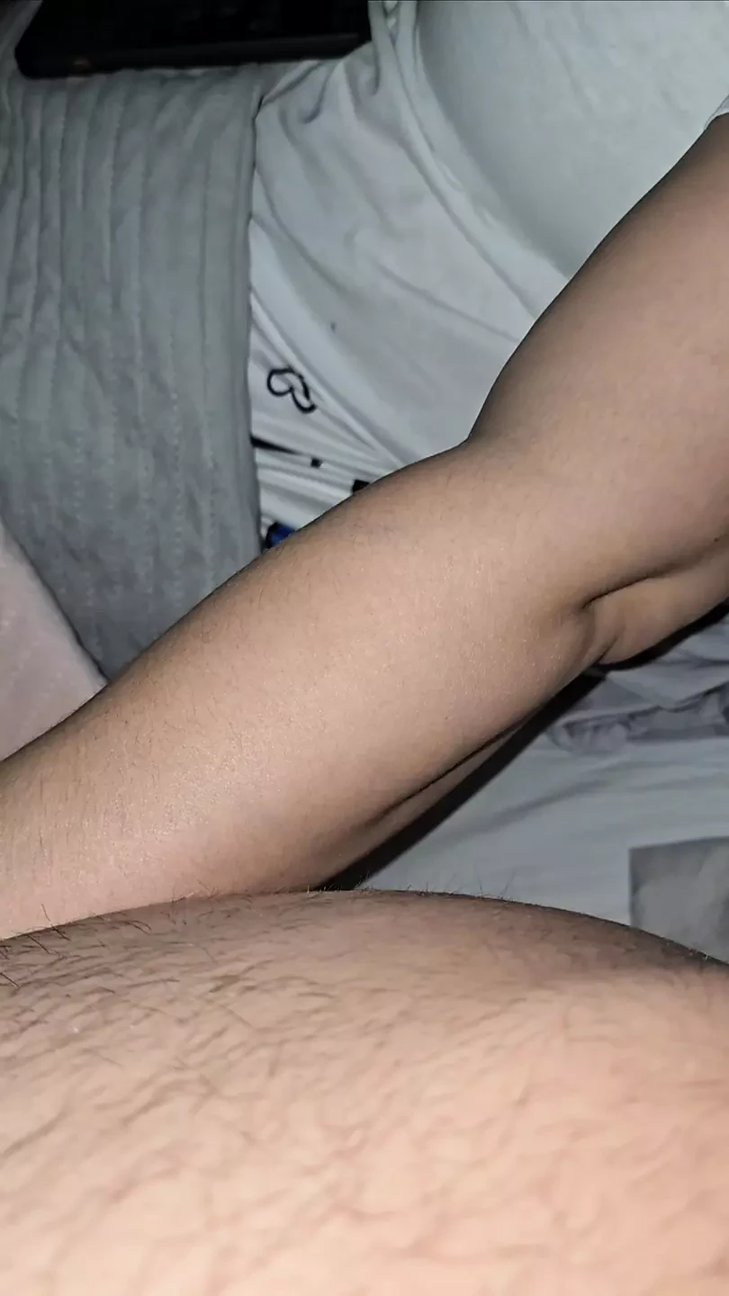 Macocha ręczna robota syn kutas pod bielizną