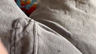Армейская сплошная Дрочит в киски - красивая пара джинсов!  Выстреливает горячую порцию спермы!