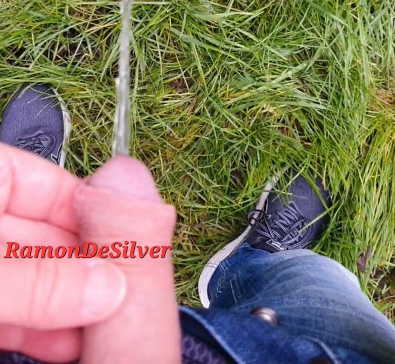 Master Ramon pisses on the country road, lick it up!