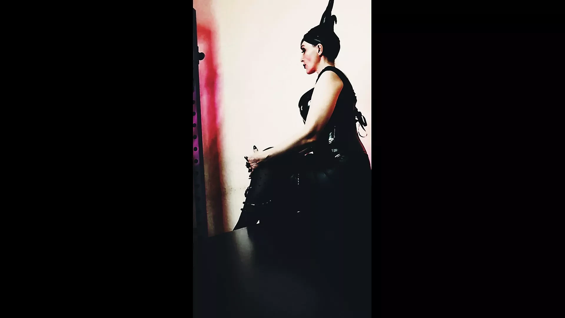 Fetish dominatrice padrona eva, milf di pelle, dominazione femminile, bdsm, dea kink, tacchi alti