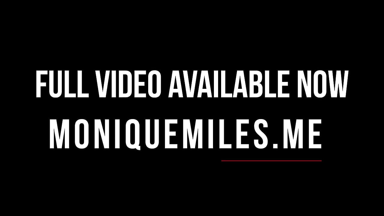 โชว์เส้นโค้งของฉันและให้น้ําควยหนาหลัง