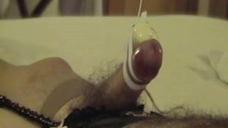 Orgasme mains libres. Éjaculation avec un vibromasseur à œuf 4 (court)