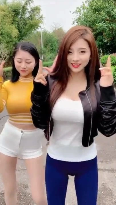 Asian girls woth long legs pantyhose and heels 5