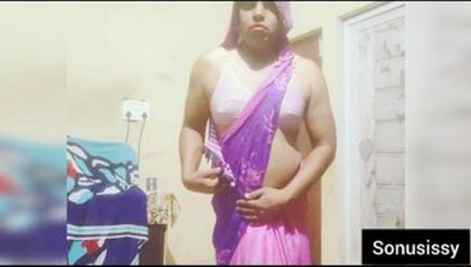 Hot Indian femboy sonusissy navel in saree