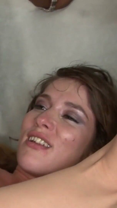 Διαφυλετικό Βαθύ Σκληρό Γαμήσι στον Κώλο Milf με Τεράστιο Μαύρο Πέος | Απόσπασμα 2