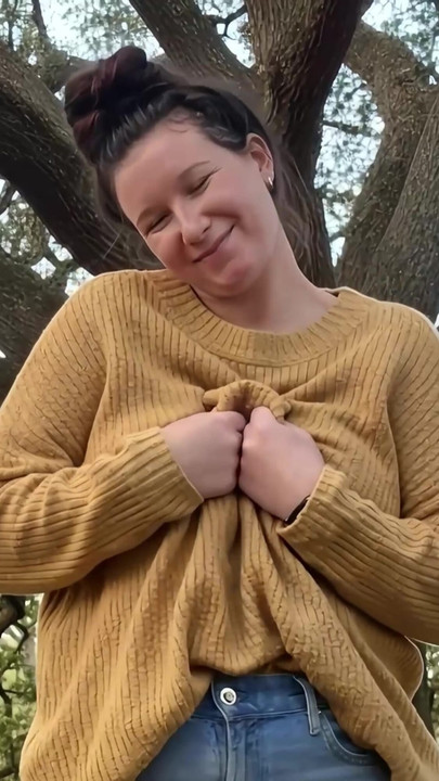 63 yaşındaki lezbiyen oda arkadaşım için büyük göğüslerimi tuttum ve onlarla birçok kazakla oynadım makaslamak istedim ve 69 yaşında | Klip 1