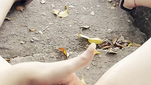 Kolombiyalı Kız Yolda Kamusal Yerde Mastürbasyon Yapıyor