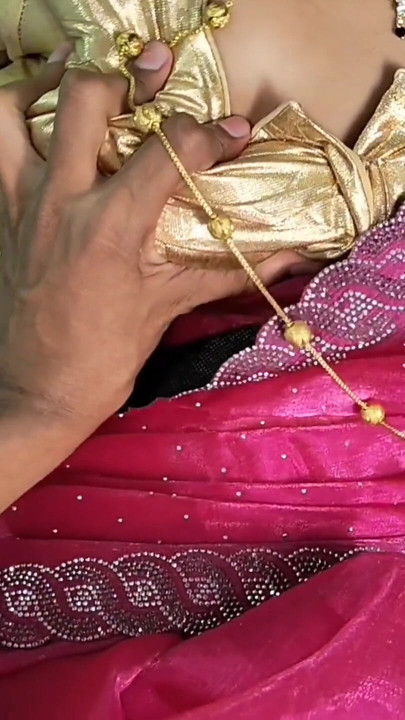 Must-see moment from "Desi bhabhi Hot sexcy figure sex in red sharee Xxx hindi audio full video"