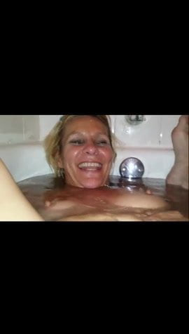Milf shaving pussy