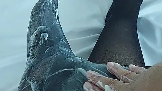 ЧЕРНЫЕ КОЛГОТКИ С БОЛЬШИМ КОЛИЧЕСТВОМ КОСМЕТИКИ