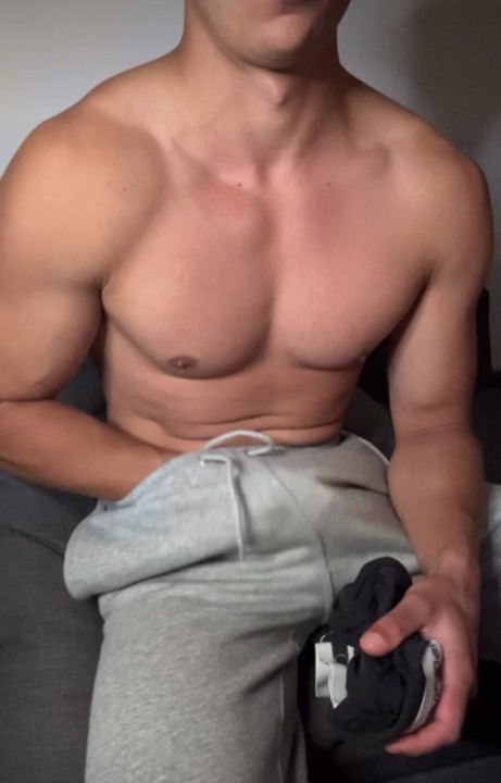 Young Muscle Twink Slowly Teasing His Bulge
