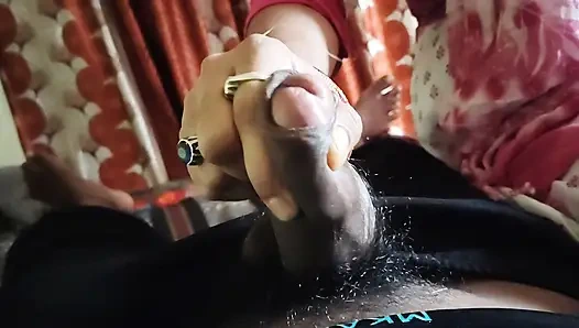 Istri desi blowjob dan muncrat di mulutnya & muncrat di wajahnya