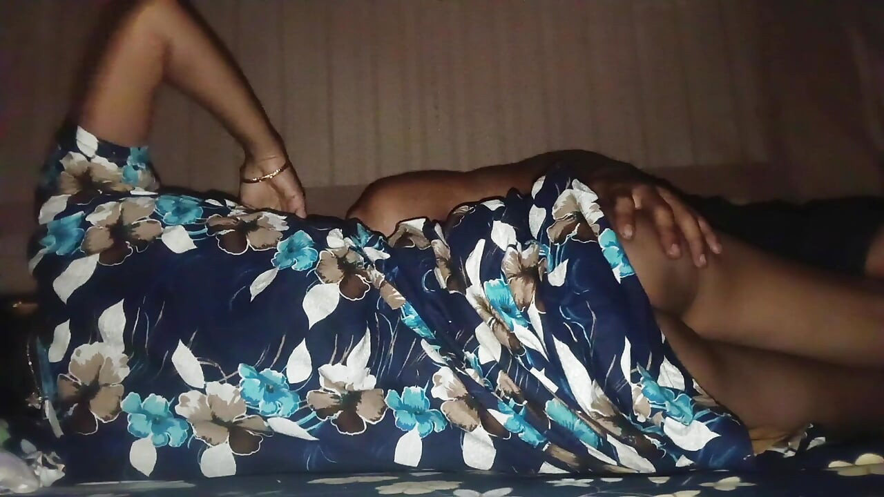 Desi step sister by mistake chod diya