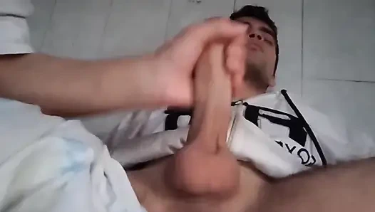 Blowjob Und Masturbation Für Geilen Jungen Mann Mit Großem Schwanz Kommt Viel Sperma Heraus