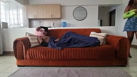 Zwei massive bbcs zerstören diese verrückte schlanke schlampe im ultimativen dominanz-MMF!