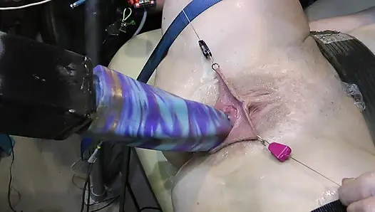 Weit Gespreizte Muschi Von Maschine Gefickt 328 F