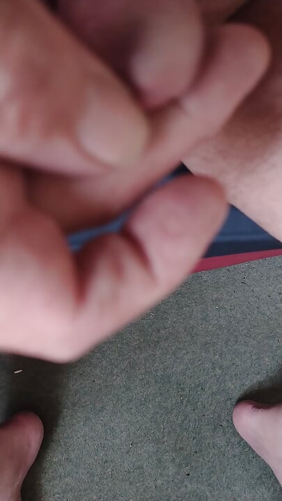 Joutilaana leikkiminen lämpimänä iltapäivänä