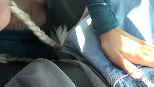 Kencan Kenzie reeves dan sensualitas merokok di bak mandi