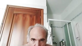 Moje lice, moj kurac i moji pazusi u prvom planu!