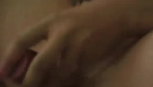 Sesi brandon untuk muasin memeknya sendirian