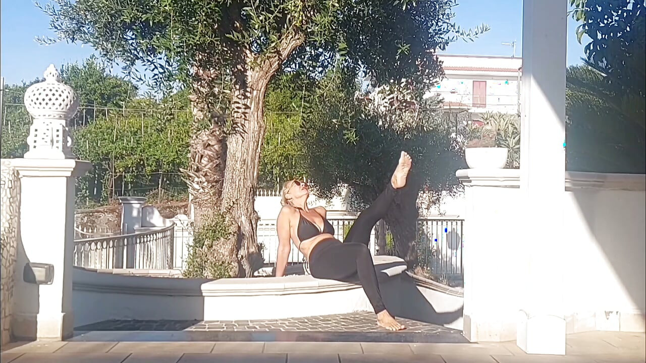 Joga na świeżym powietrzu i seks Seleny