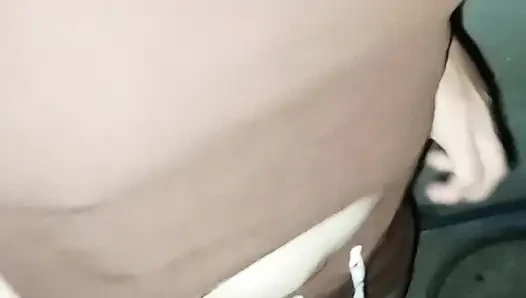 Drinking night leads us to show off and have sex in the street, hopefully the neighbors haven't seen our creampie in secret