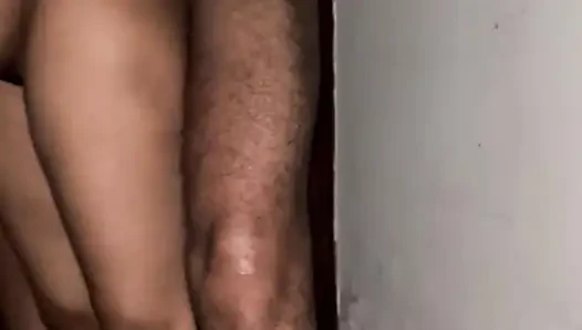 Mauka milte hi padosan ko choda