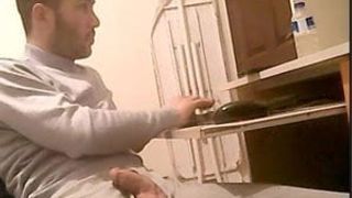 Masturbieren des türkisch-türkischen Typen Arda Unterwäsche