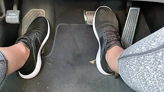 Pumpanje pedala u tenisicama od Ivys Feet