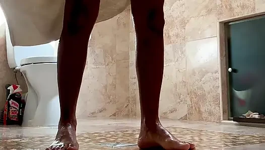 Duş ve boşalma birlikte yaptığımızda mükemmel