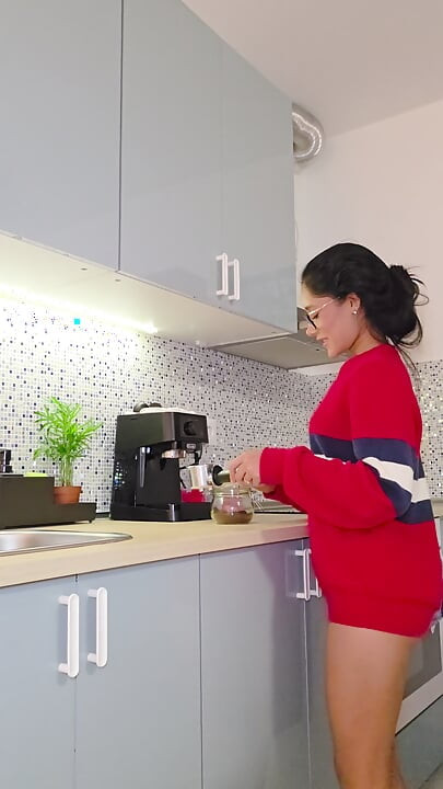 I Was Going to Make Breakfast and Ended up in a Wet Morning Masturbation in the Kitchen